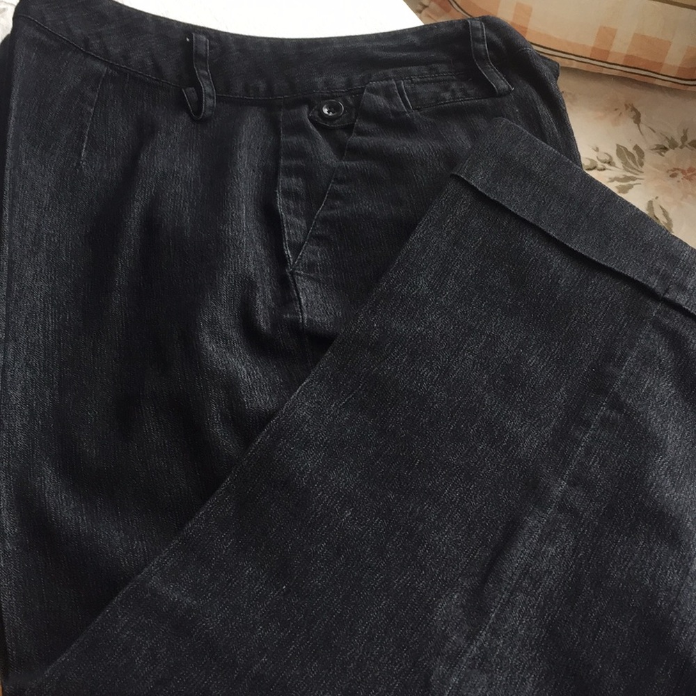 Larry Levine Stretch Black Capri Jeans